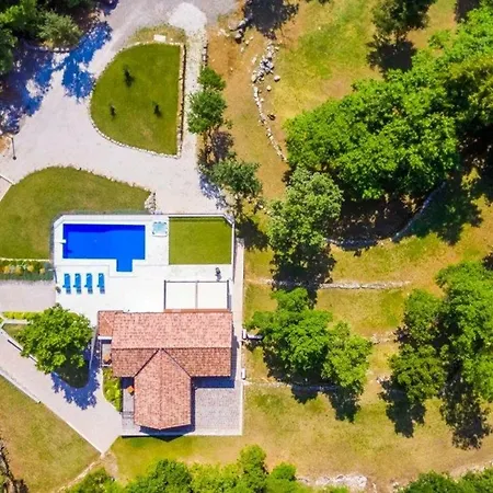Marron Villa *